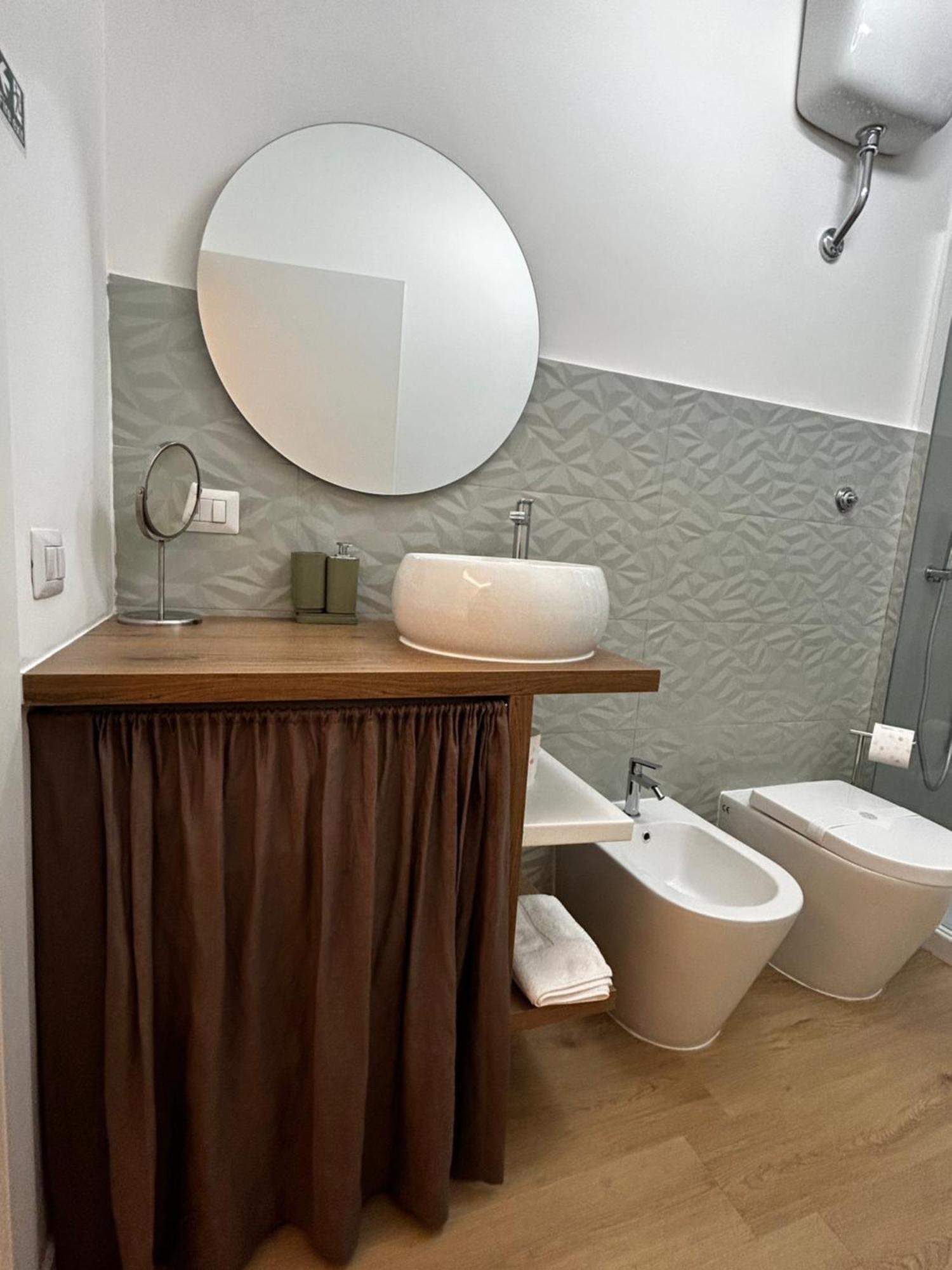 Flatminio Modern & Nice Apartment Рим Екстериор снимка